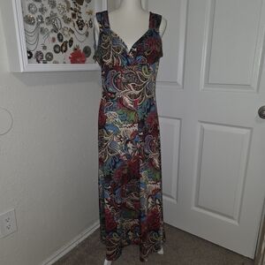 Sleeveless Paisley Maxi Dress - Multicolor